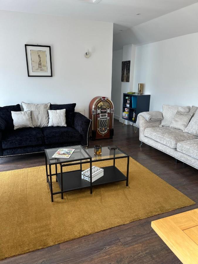 No.1 Bloom Apartments, Бат Екстер'єр фото
