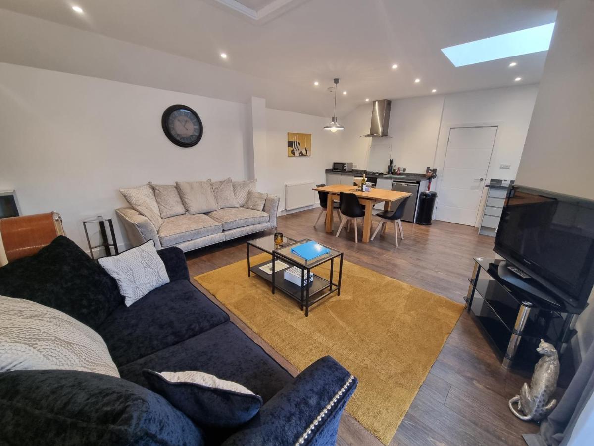 No.1 Bloom Apartments, Бат Екстер'єр фото