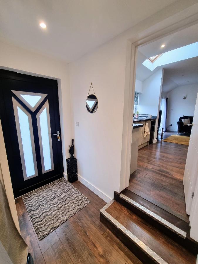 No.1 Bloom Apartments, Бат Екстер'єр фото