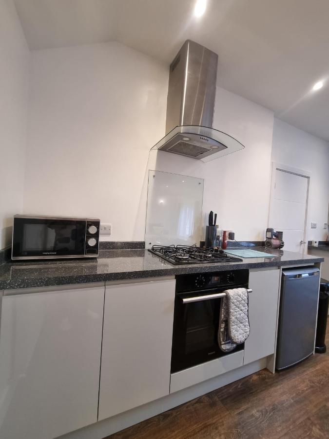 No.1 Bloom Apartments, Бат Екстер'єр фото